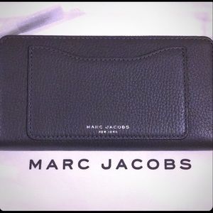 Marc Jacobs continental recruit wallet